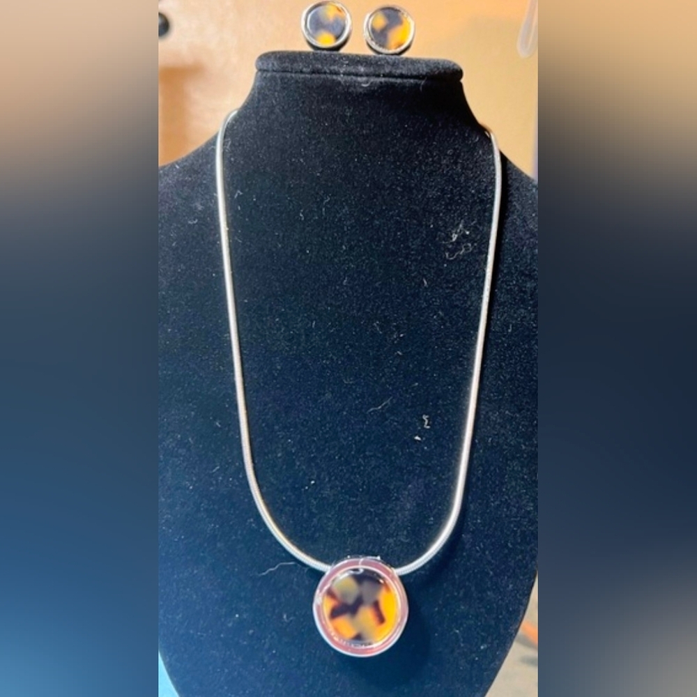 VINTAGE 💝 GIFT BOXED 🐢 Tortoise Shell & Silver 🐢 NECKLACE & EARRINGS (1960s)